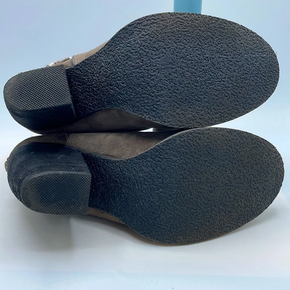 Sbicca Vintage Style Beaded angle suede 6.5